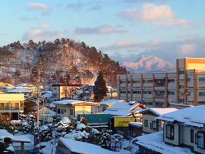 0こちらは村山の母なる山、甑岳です。