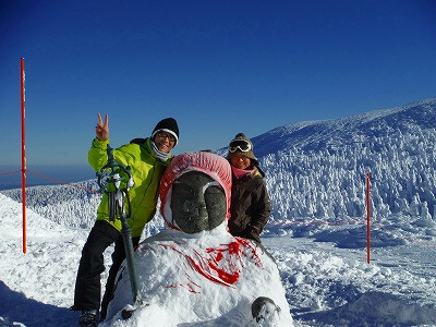 蔵王山頂も雪でお地蔵さんがすっぽり