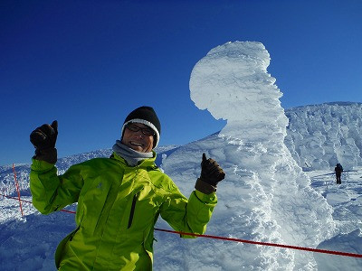 蔵王山頂も雪でお地蔵さんがすっぽり