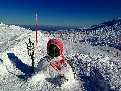 0521228d 冬の蔵王のお地蔵さん、頭まで雪ですっぽり