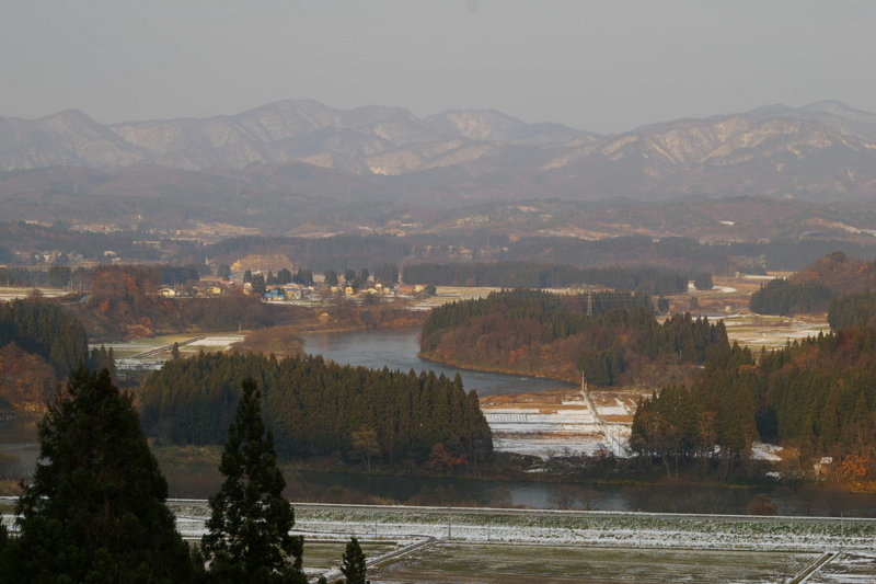 大石田町や遠くの山並み