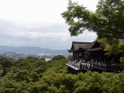 京都は蒸し暑かったです。