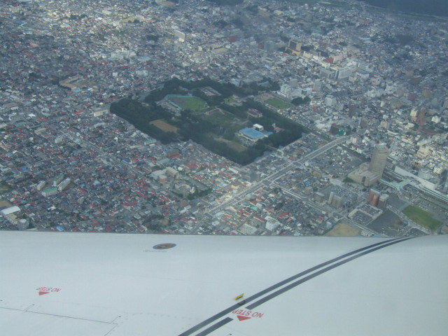 Dscf1188_1 山形市上空 霞城セントラルビルを見る