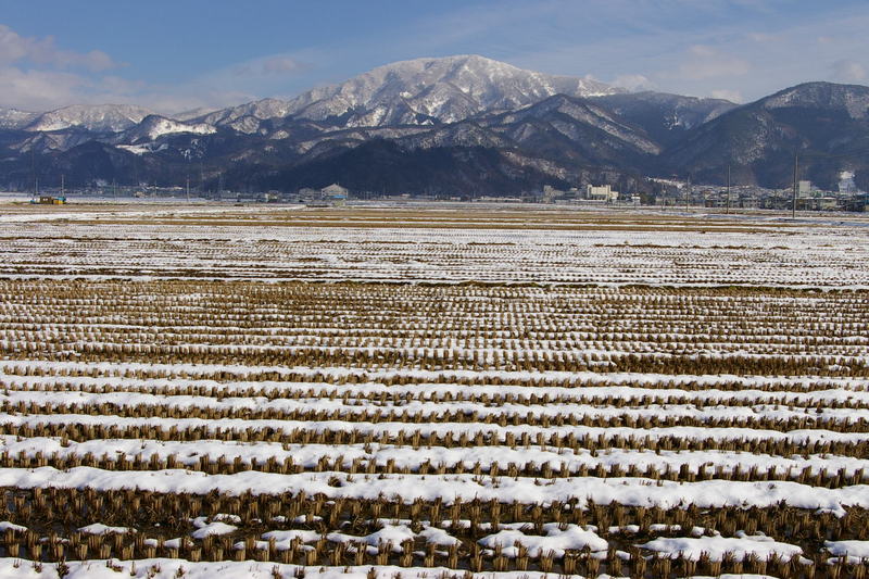 初冬の山形　村山市から眺める甑岳