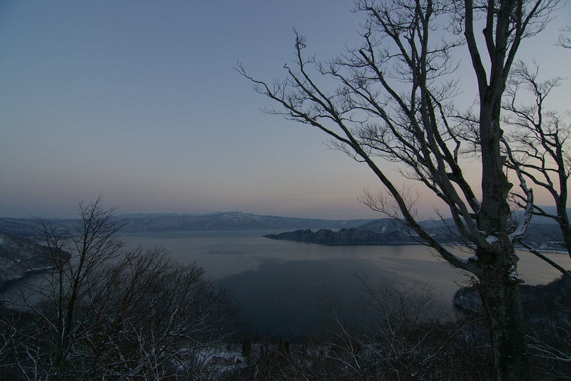 十和田湖夜明け　「発荷峠から眺める」