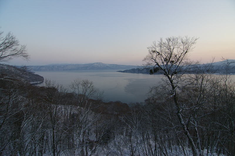 十和田湖の夜明け