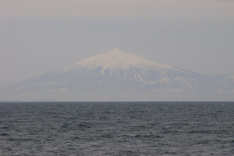 岩木山の夕焼け　雪原