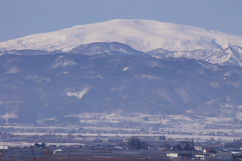 月山と葉山連邦の眺めです。