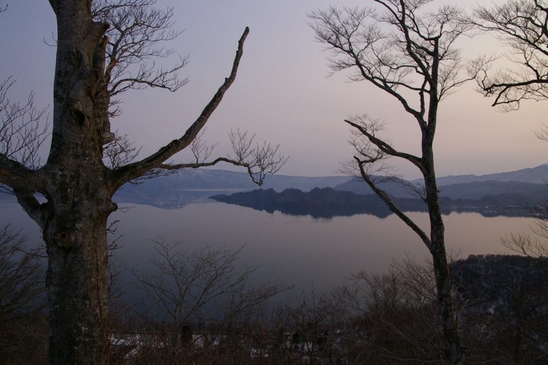 十和田湖「薄荷峠の夜明け」