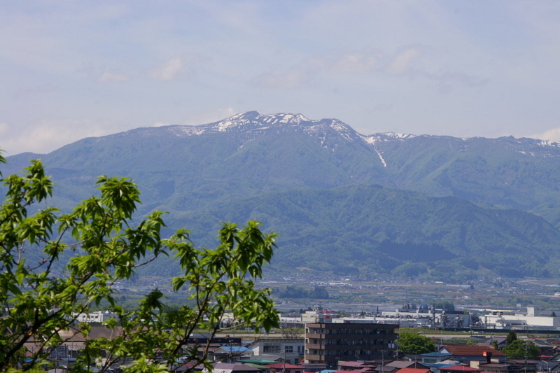 若木山からの月山の眺め