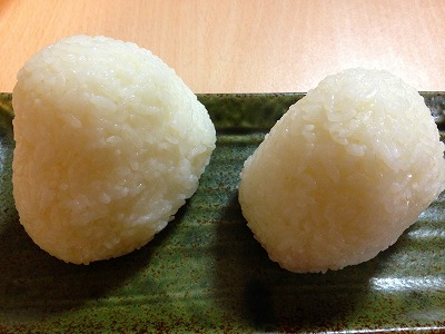 0021206 昨夜の夕飯は、青森の青天の霹靂の新米を炊いて、塩結びにしてもらいました。