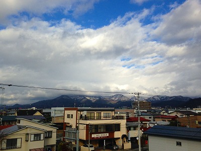 村山の甑岳は雲隠れ