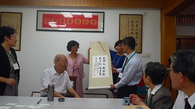 Imgp8185_2 朱良春先生と日本人研修団