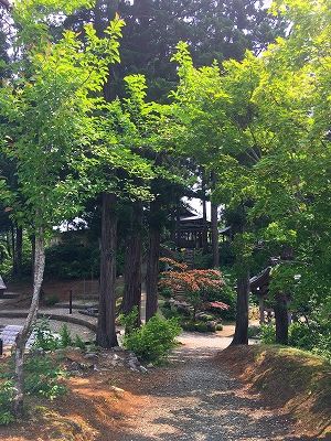 Img_71080702 猿羽根山 地蔵尊を望む