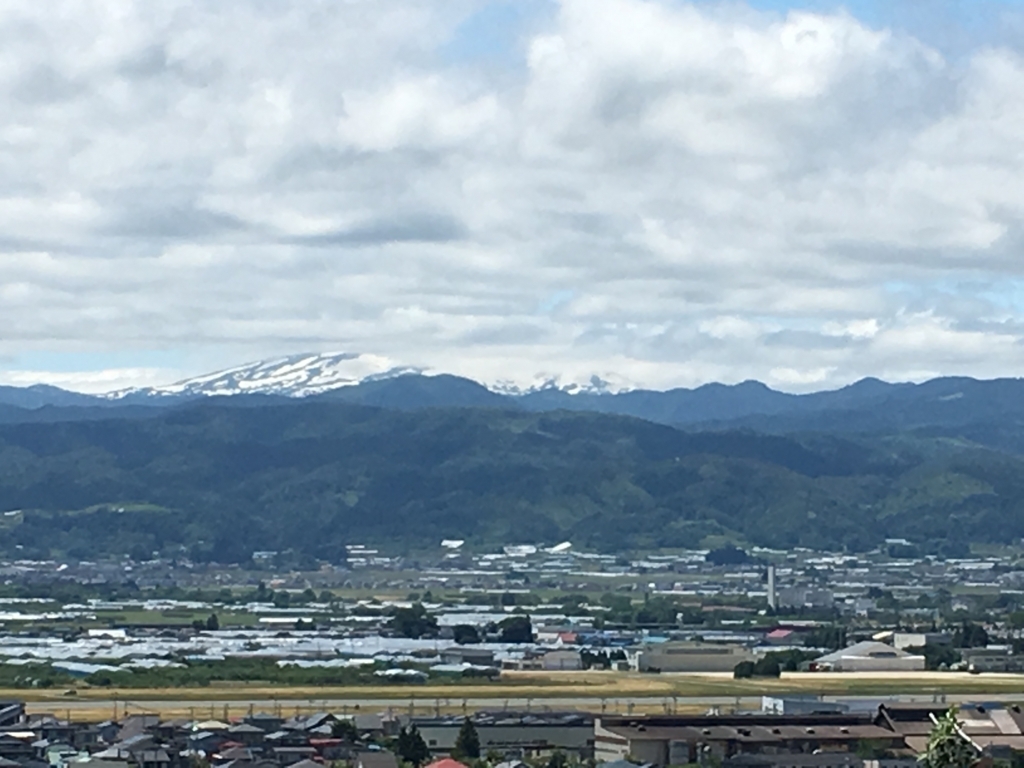 月山