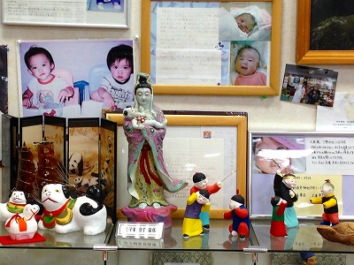 0050926 子宝の神様、送子観音菩薩と中国の泥人形