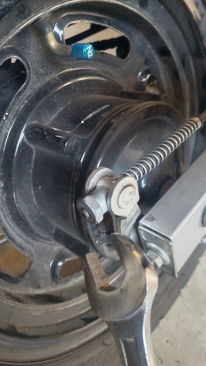 エイプ５０・チェーン調整に挑戦、再び。 - すこしかじり虫