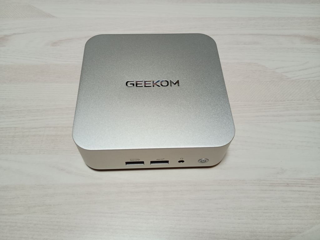 GEEKOM A8 ミニPC 2025エディション - ジェフ・ゴールドスミス日記