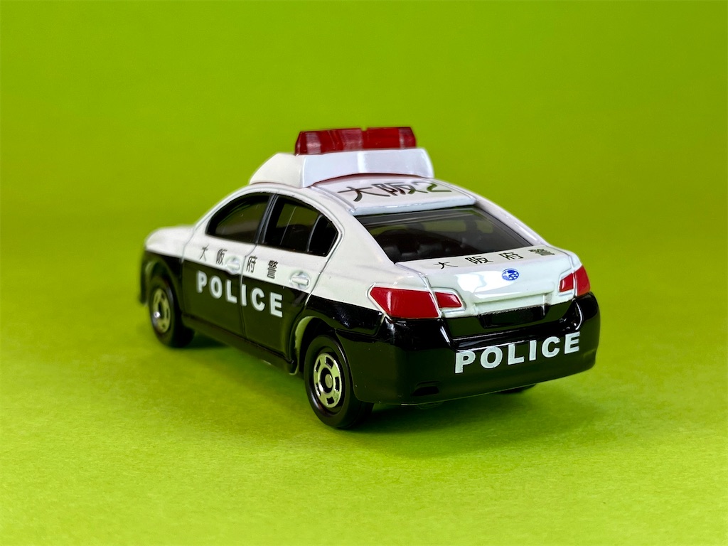 トミカ 大阪府警 パトロールカー 2台セット クラウン レガシィB4