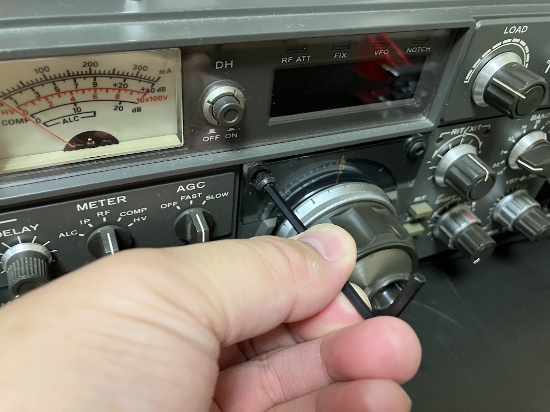 TS-830V 周波数ワープ事件 - アマチュア無線局 JF0RRH