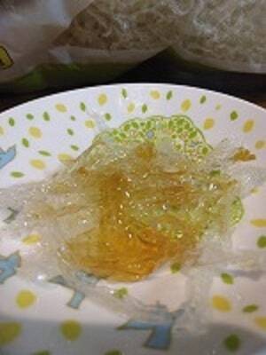 ハチミツをかけた糸寒天