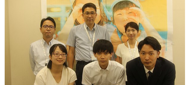 川崎市シティプロモーション推進室の職員と牧瀬ゼミの学生たち