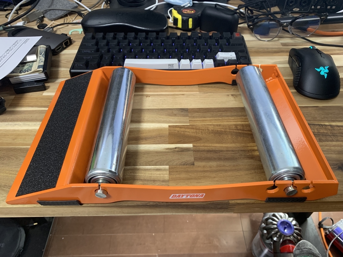 f:id:jigen098:20191231133915j:plain デイトナ メンテナンスローラースタンド