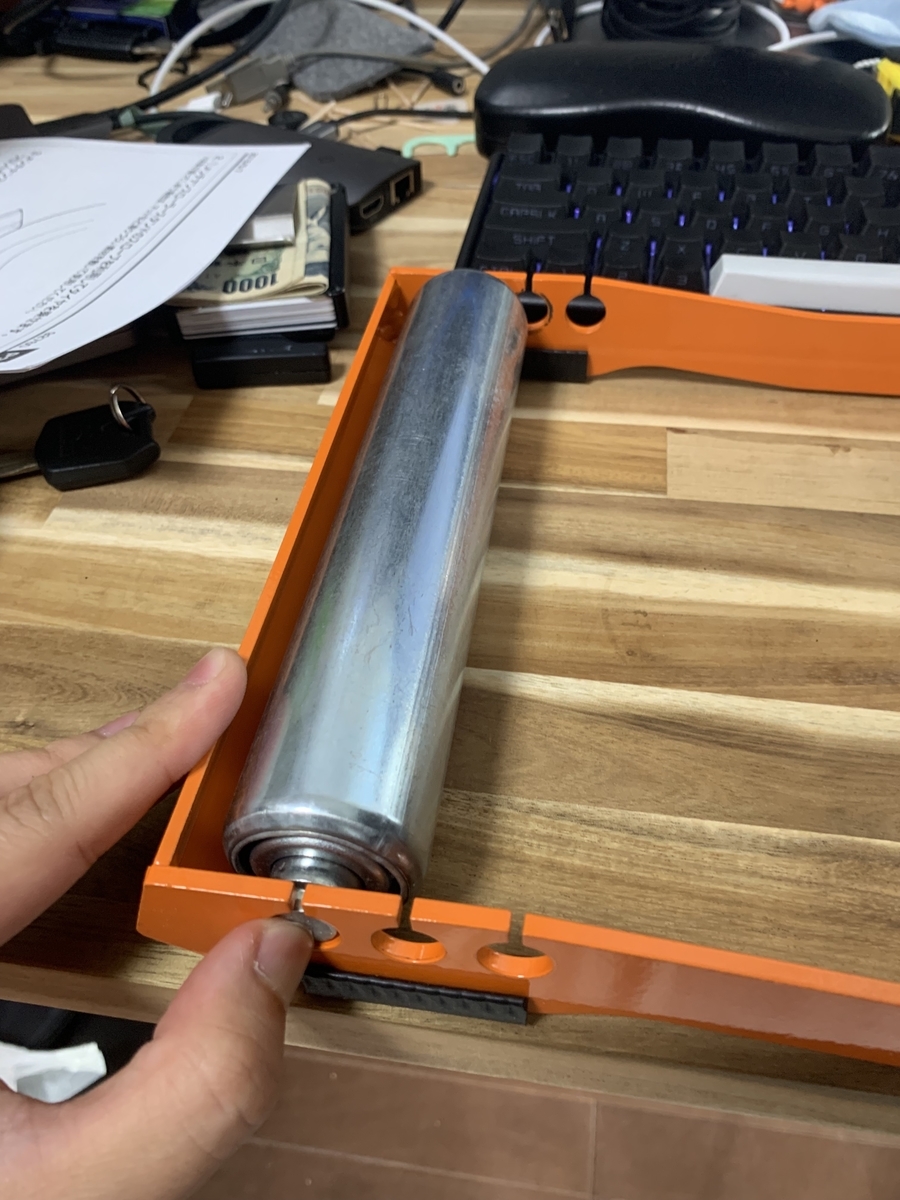 f:id:jigen098:20191231133927j:plain ローラーの位置は可変