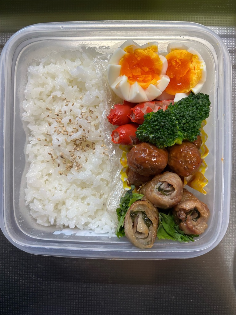 休日のお弁当】タッパー弁当22 『タッパー1個でお弁当』 - くまちゃん