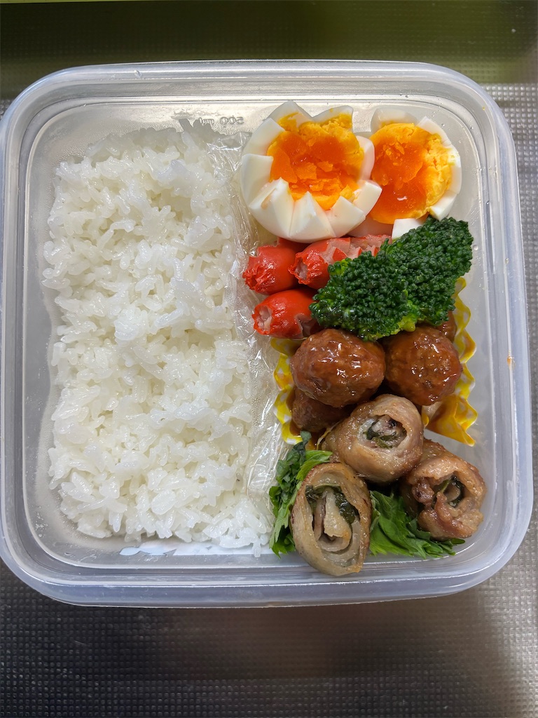 休日のお弁当】タッパー弁当22 『タッパー1個でお弁当』 - くまちゃん