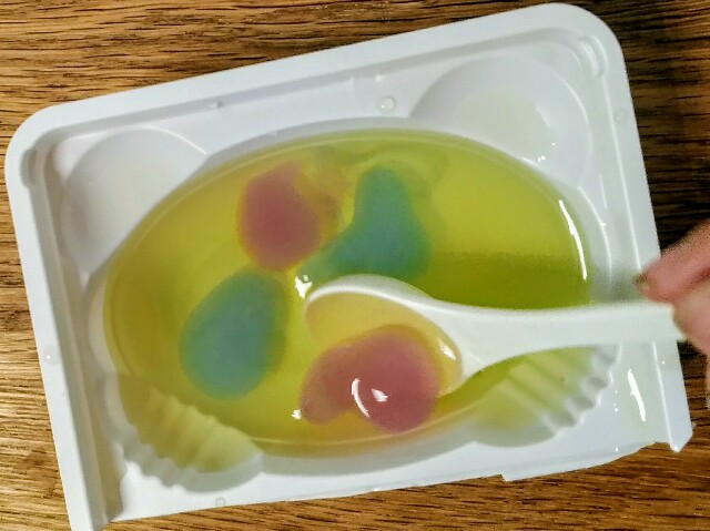 つかめる水を作って食べよう 市販のお菓子 わが家の自由研究 つかめる水を作って食べよう 市販のお菓子 わが家の自由研究