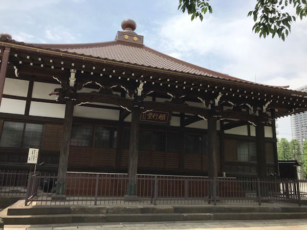 f:id:jizo_bosatsu:20180513180902j:plain 新馬場、願行寺、本堂