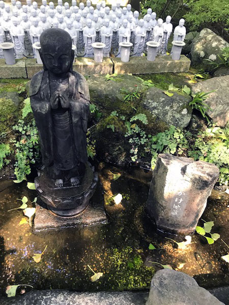 鎌倉長谷寺の水かけ地蔵