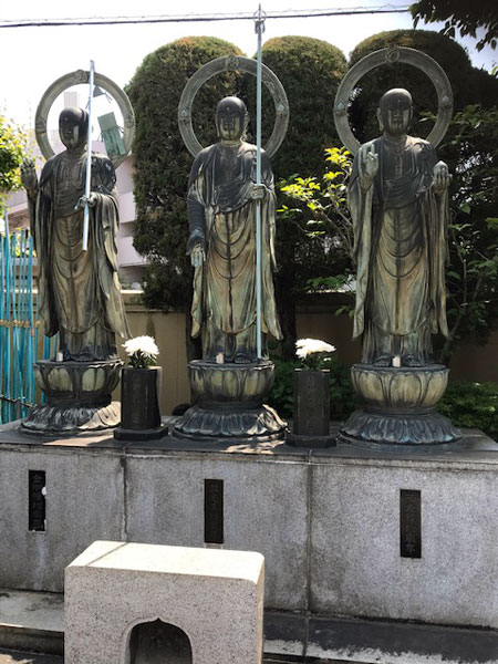 六地蔵の右側3体