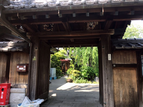 大林院の山門