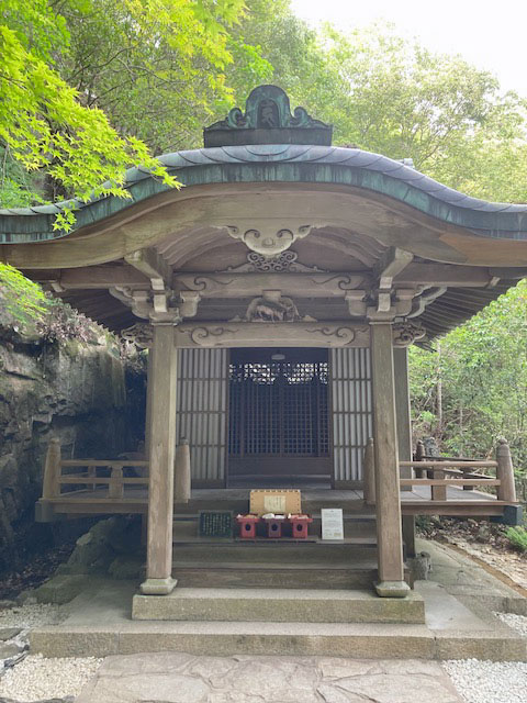 鎮守堂