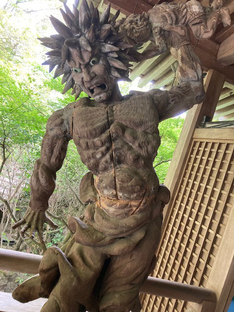 本堂の金剛力士像