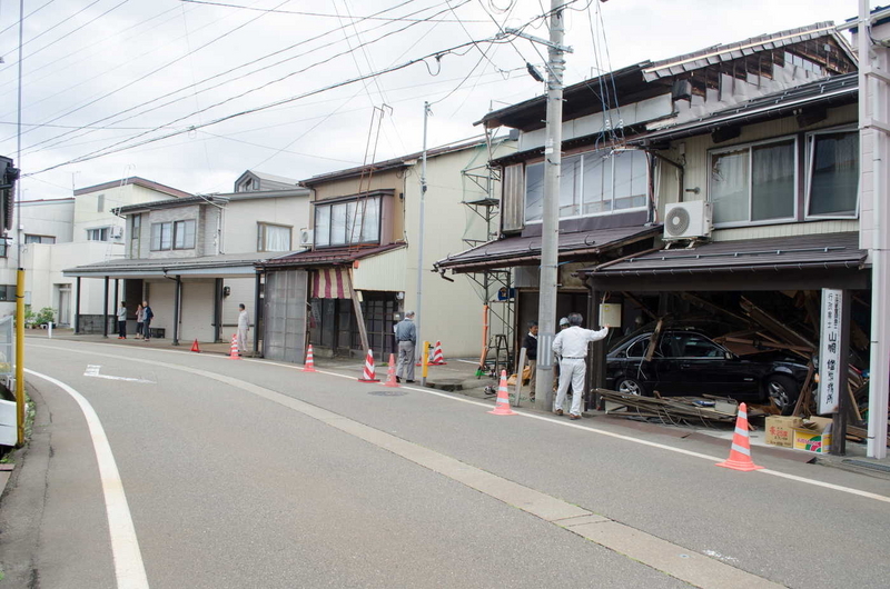 神奈川・横須賀市で車暴走し8人けが 酒気帯び運転で31歳の男逮捕