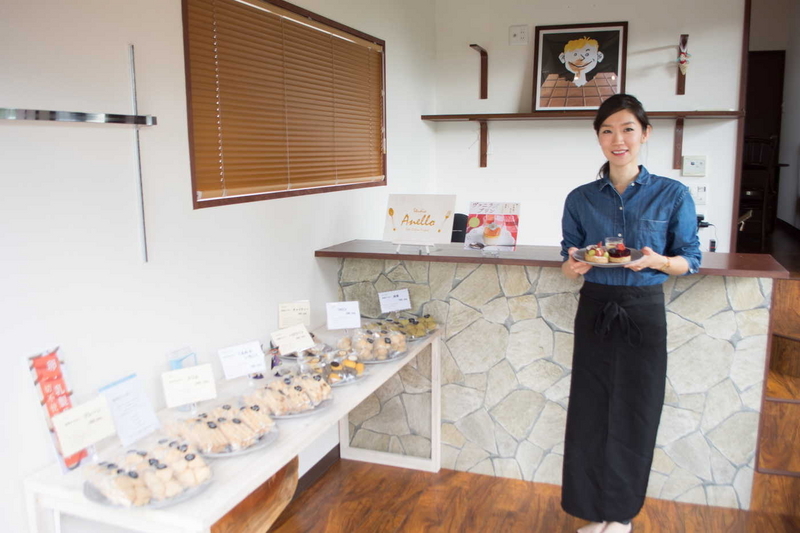 アネロ店内と土肥さん