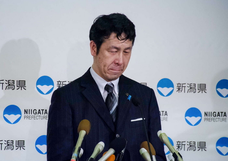 【悲報】米山隆一さん、自演擁護がバレてツイ消し逃亡www