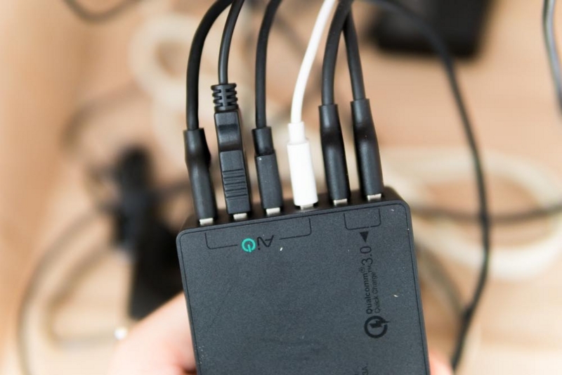 最強の充電コーナーをつくる方法 ずっと悩んでいた 充電ケーブルの整理問題 を解決するアイデアがこちらです ものものブログ
