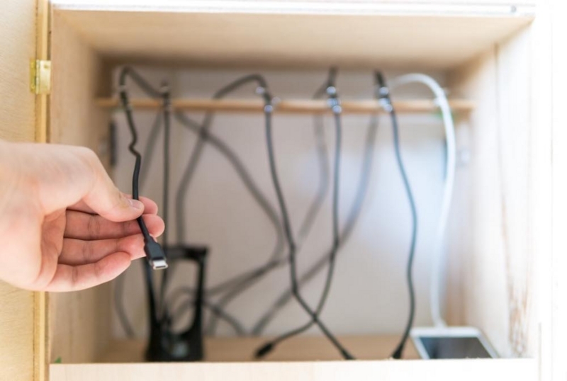 最強の充電コーナーをつくる方法 ずっと悩んでいた 充電ケーブルの整理問題 を解決するアイデアがこちらです ものものブログ