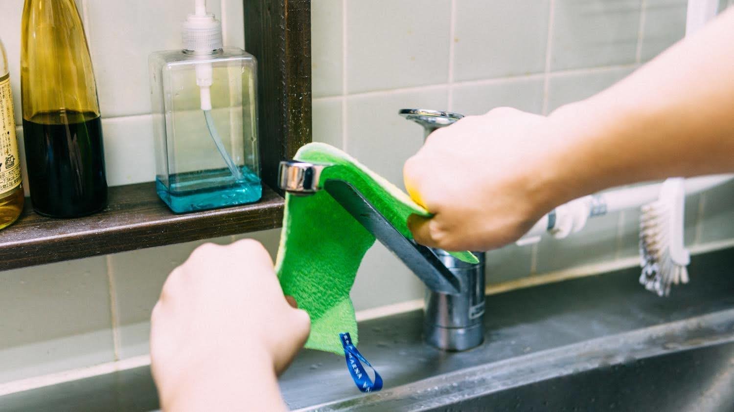 カルキ汚れが1分で落ちる 水垢取りダスター 家中の蛇口をキラキラ輝かせたくなる ものものブログ カルキ汚れが1分で落ちる 水垢取りダスター 家中の蛇口をキラキラ輝かせたくなる ものものブログ