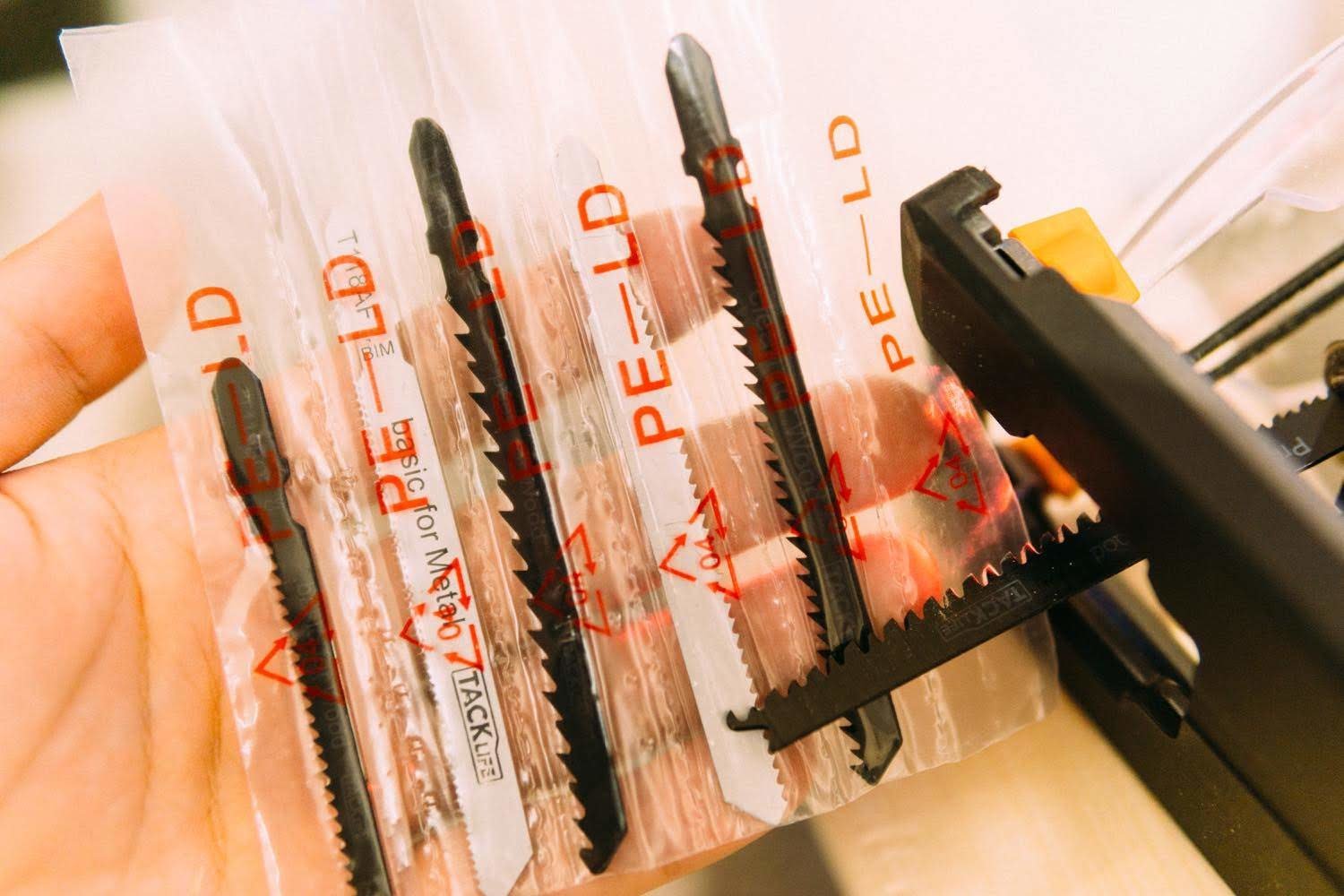 在庫一掃 即決☆新品!色黒+灰 Tacklife ジグソー レーザーガイド LED 在庫一掃 即決☆新品!色黒+灰 Tacklife ジグソー レーザーガイド LED