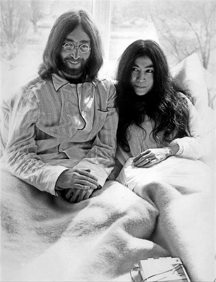 ジョン・レノンとヨーコ・オノ