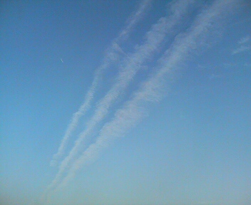 切り裂かれた空