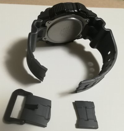 CASIO W-735H-8AJFのバンド劣化画像