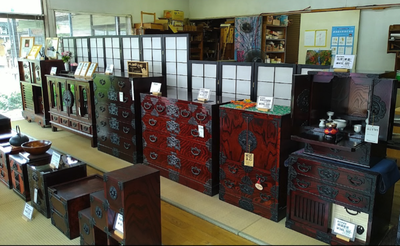 伝統工芸品・岩谷堂箪笥
