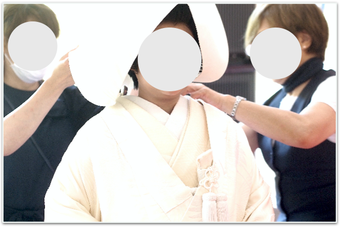 白無垢と綿帽子のお支度中