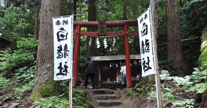 白龍社のお社